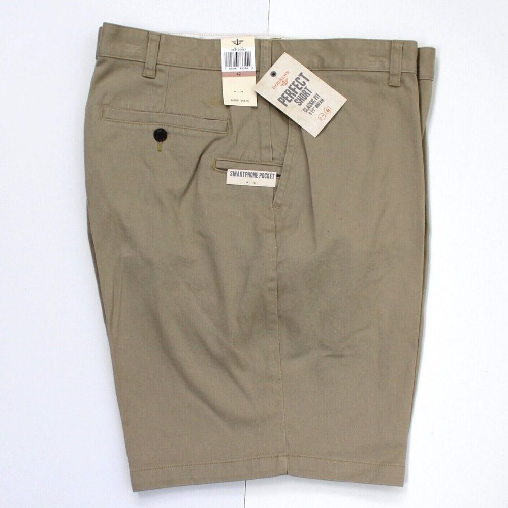 Dockers Classic Fit Chino Perfect Shorts Size 42 Smartphone Pocket